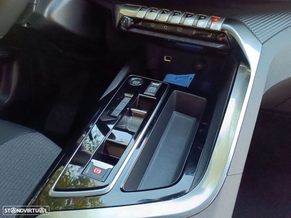Peugeot 3008 1.2 Hybrid Allure e-DCS6 - 30