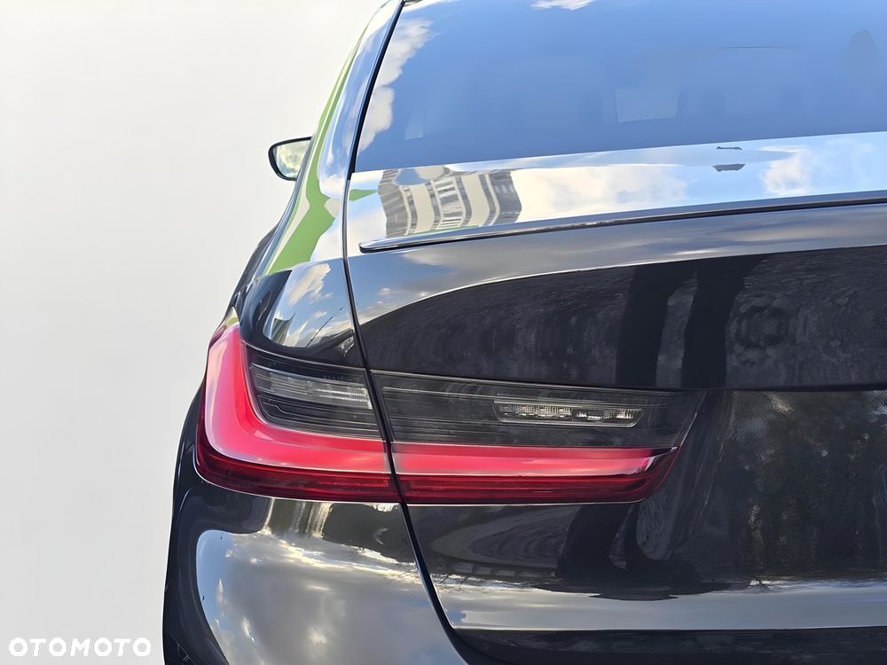 BMW Seria 3 330i xDrive M Sport sport - 13