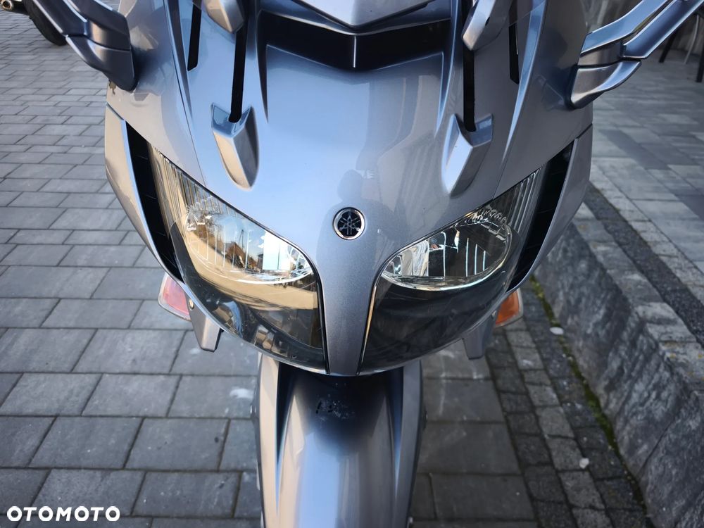 Yamaha FJR - 11