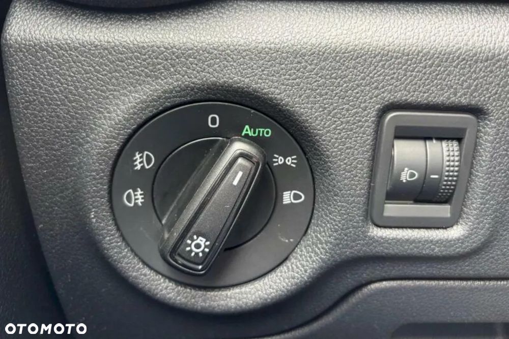 Skoda Fabia 1.0 TSI Drive DSG - 28