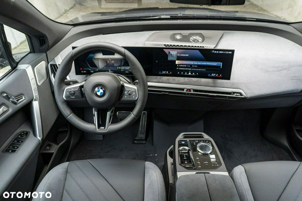 BMW iX - 14
