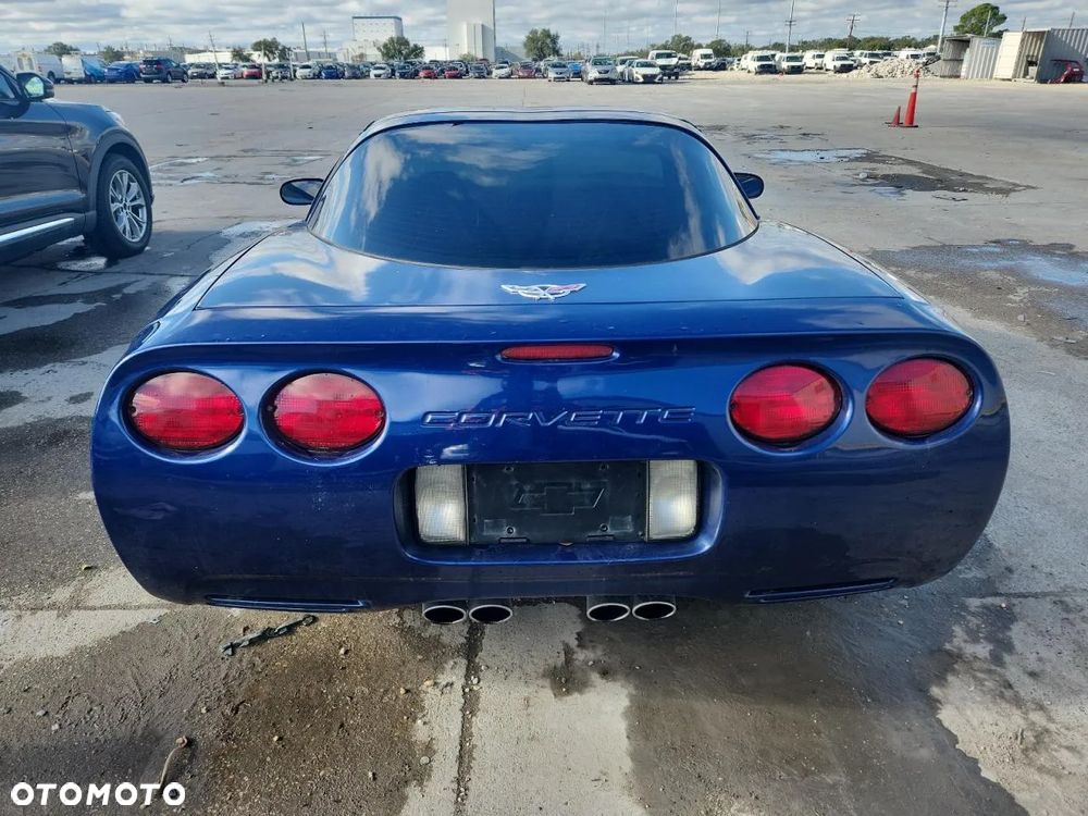Chevrolet Corvette - 6