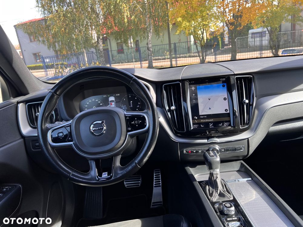 Volvo XC 60 D4 AWD R-Design - 10