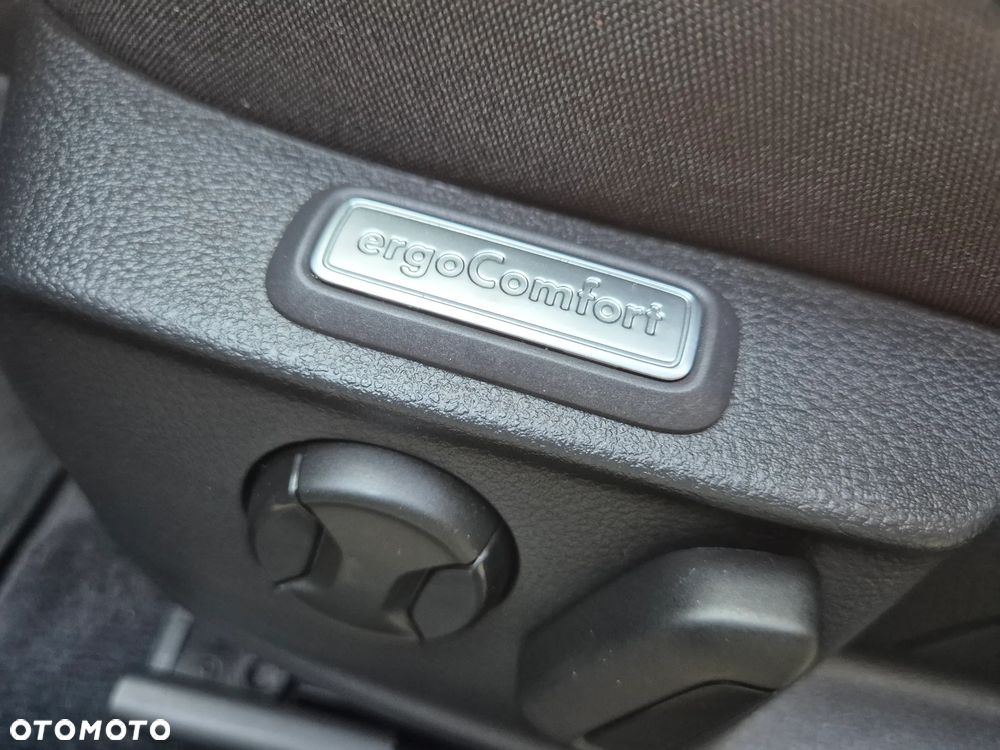 Volkswagen Passat - 34