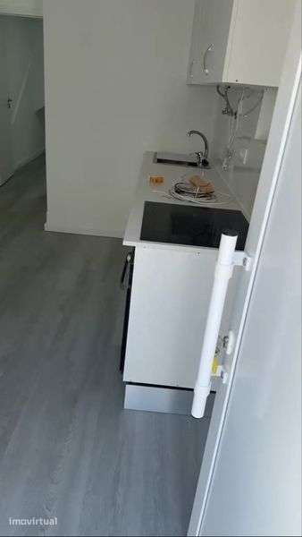 Arrendam-se 3 Apartamentos Novas  T1 em Camarate – Despesas Incluídas - Grande imagem: 3/4