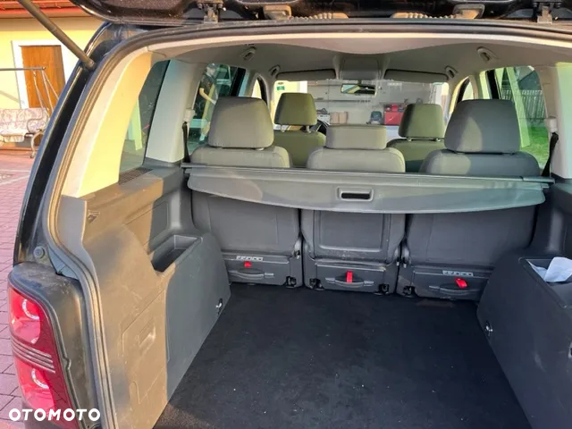 Volkswagen Touran 2.0 TDI DPF Trendline - 16