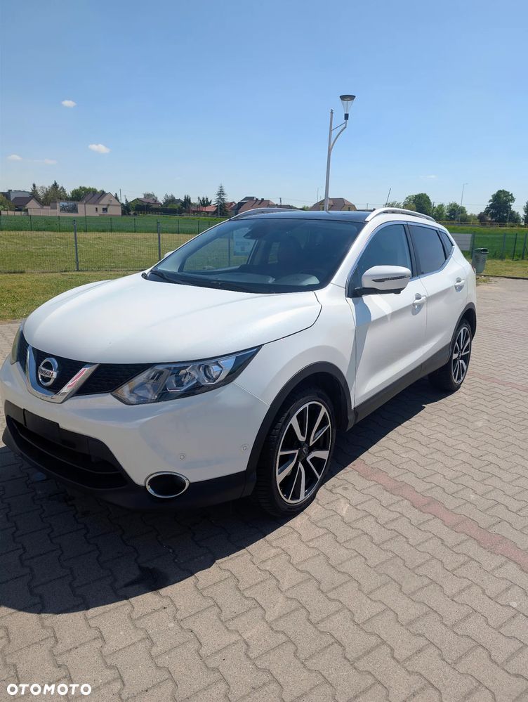 Nissan Qashqai 1.5 dCi Tekna EU6 - 1