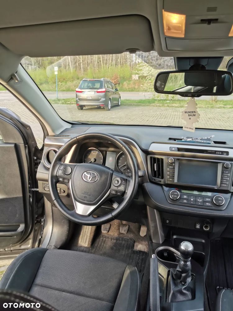 Toyota RAV4 - 6