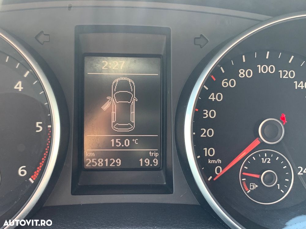 Volkswagen Golf 1.6 TDI DPF Exclusive - 10