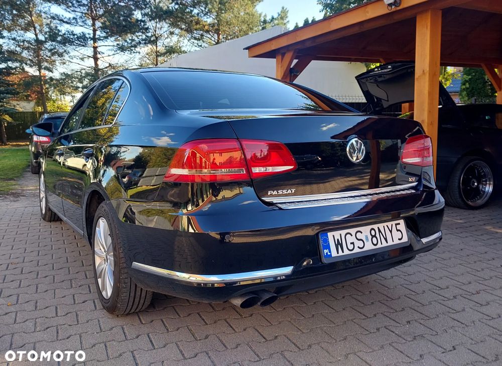 2011 Volkswagen Passat 1.8 TSI Highline, photograph 3