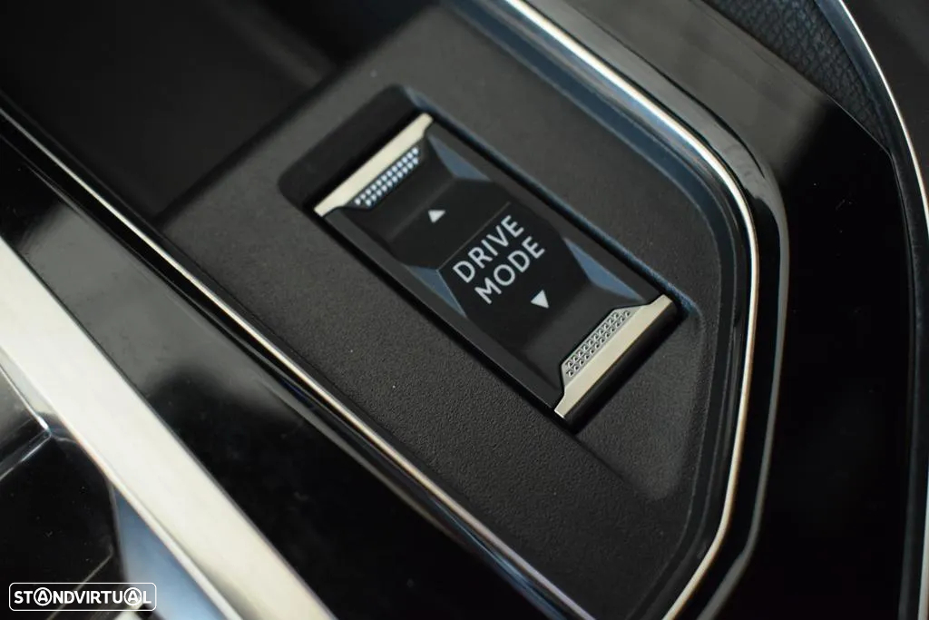 Peugeot 3008 1.6 Hybrid4 GT e-EAT8 - 12
