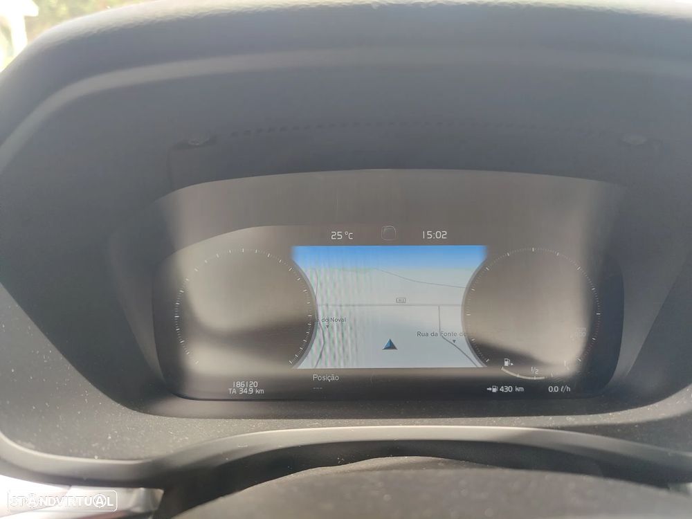Volvo V60 2.0 D3 Momentum Geartronic - 4