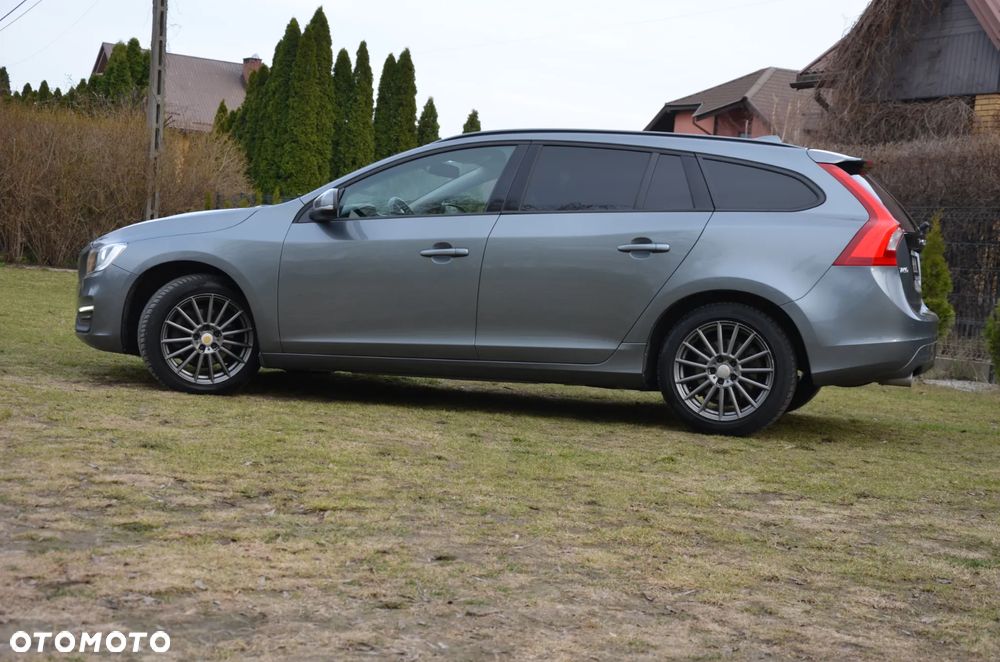 Volvo V60 D2 Momentum - 10