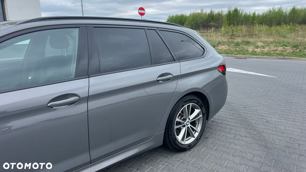 BMW Seria 5 520d M Sport - 9