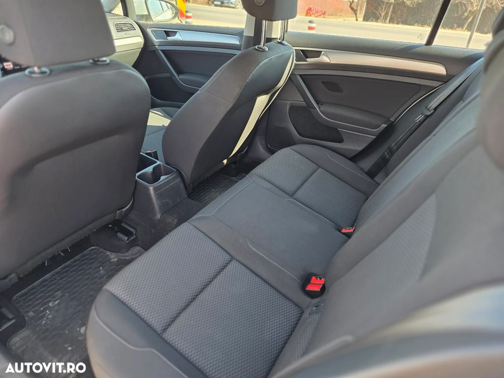 Volkswagen Golf - 13