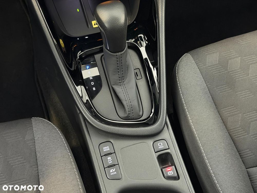 Toyota Yaris Hybrid 1.5 Style - 11