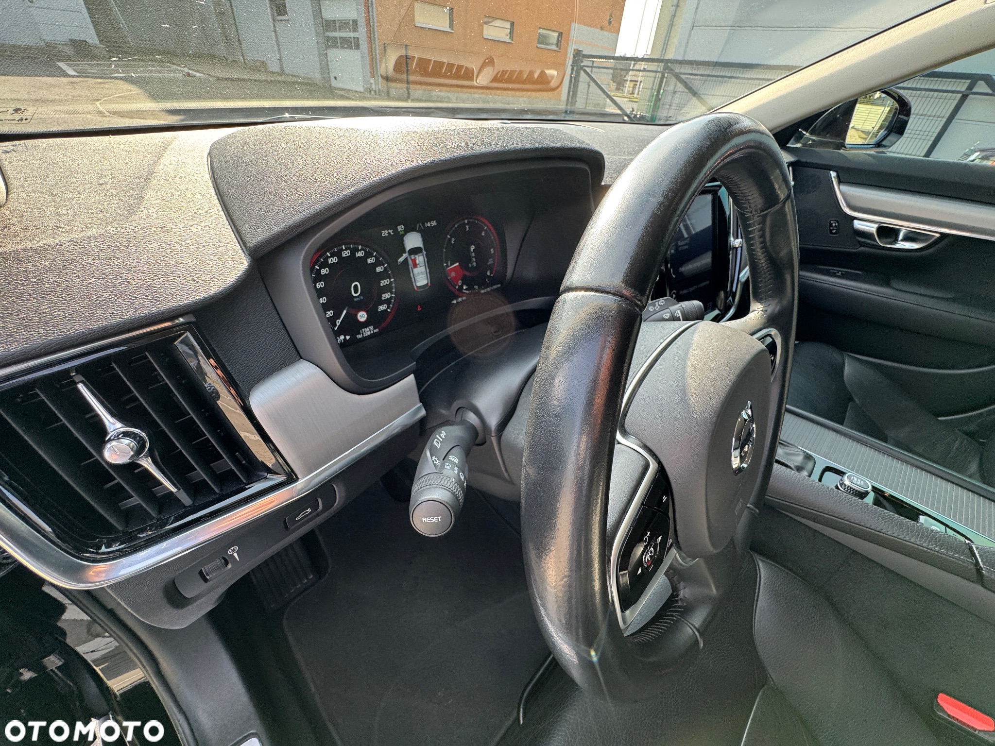 Volvo V90 D5 AWD Geartronic Momentum Pro - 27