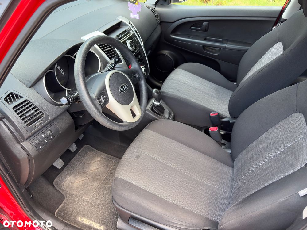 Kia Venga - 19