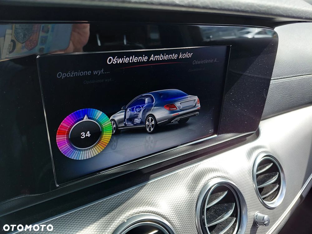 Mercedes-Benz Klasa E 220 d 4-Matic 9G-TRONIC - 20