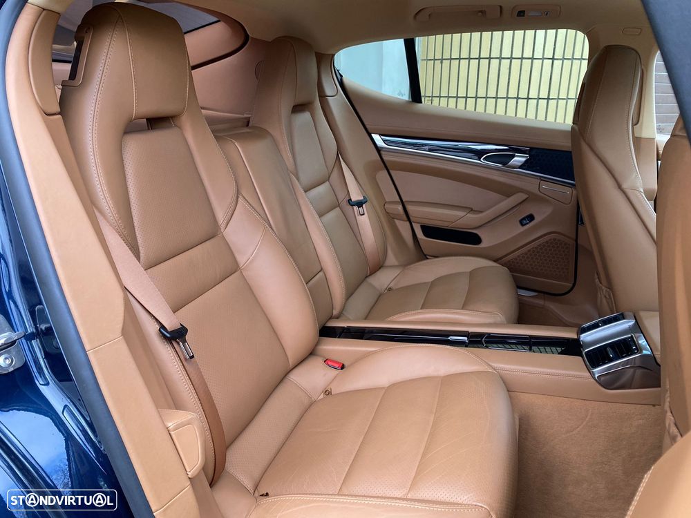 Porsche Panamera 4 S PDK - 3