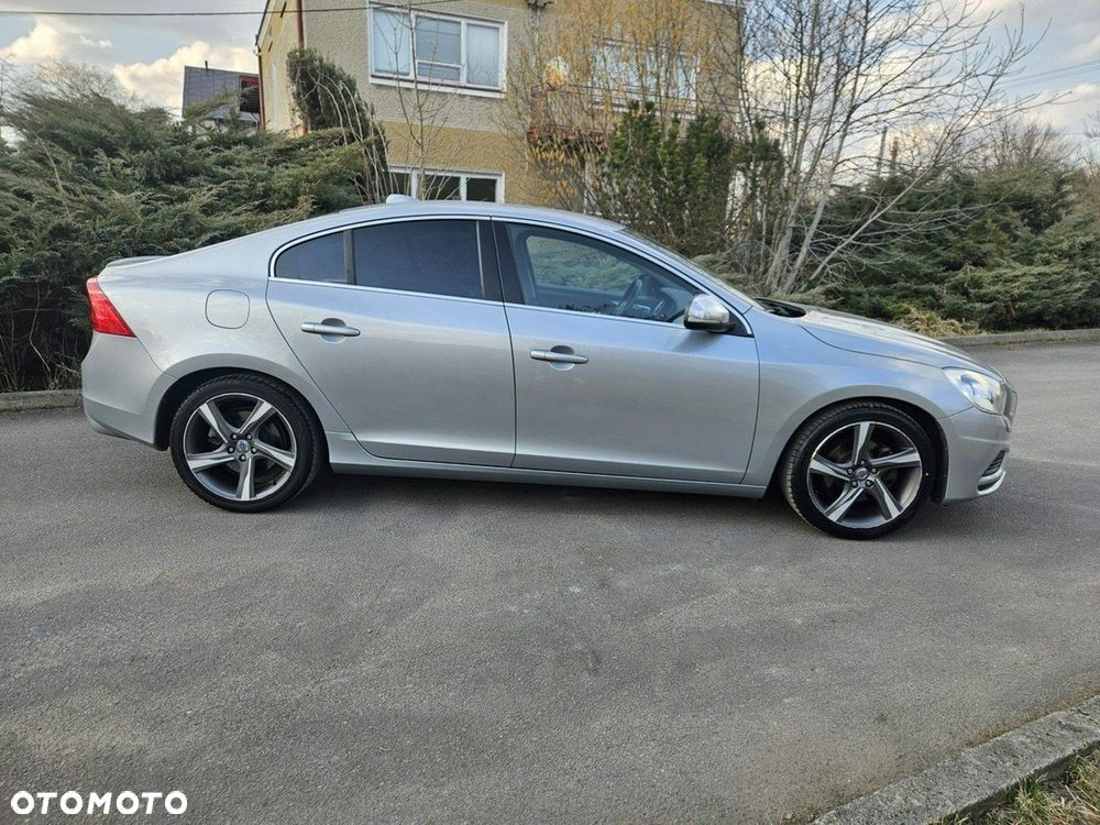 Volvo S60 D2 R-Design Momentum - 2