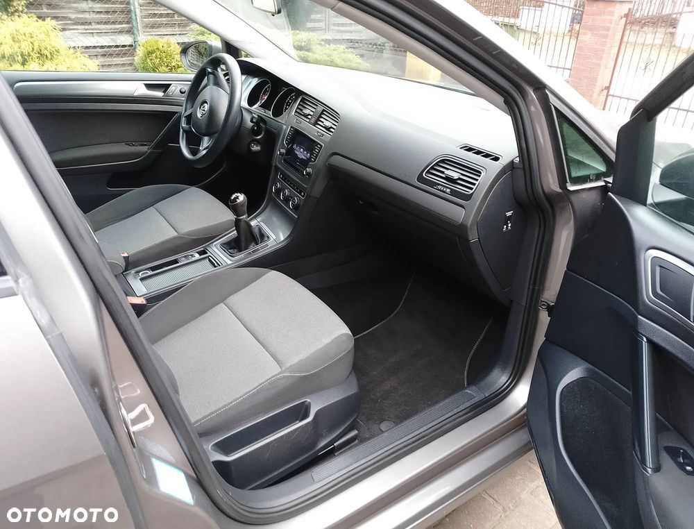 Volkswagen Golf 1.6 TDI BMT Comfortline - 19