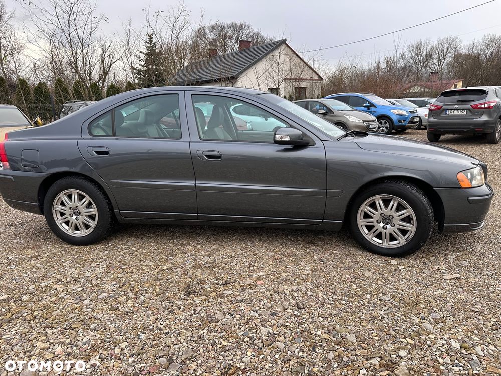 Volvo S60 2.4D Momentum - 6
