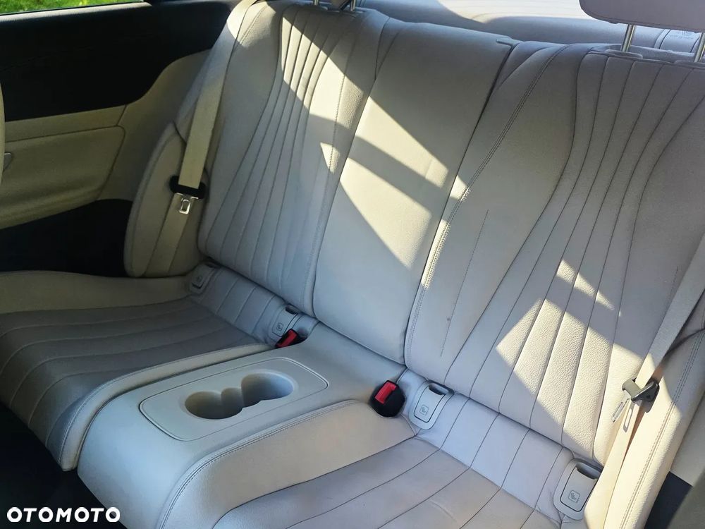 Mercedes-Benz Klasa E 300 9G-TRONIC - 12