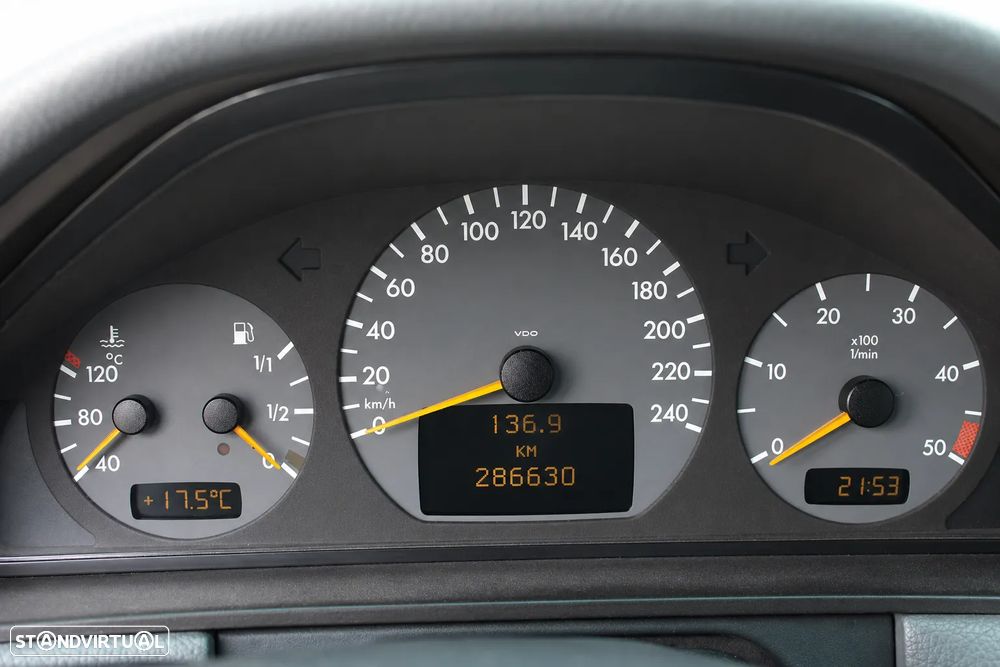 Mercedes-Benz E 220 - 14