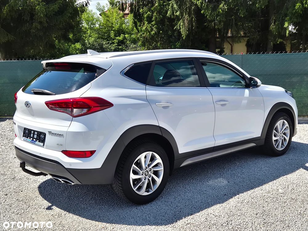 Hyundai Tucson 2.0 CRDI 4WD Automatik Style - 22