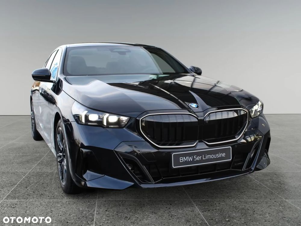 BMW Seria 5 540d xDrive mHEV M Sport - 3