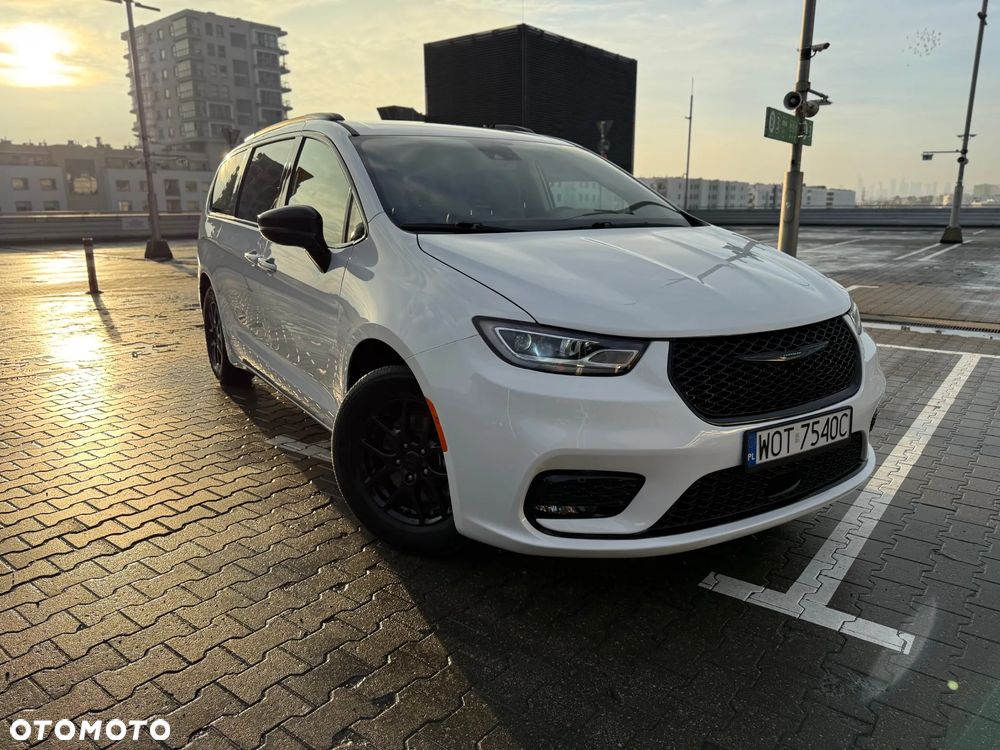 Chrysler Pacifica - 33