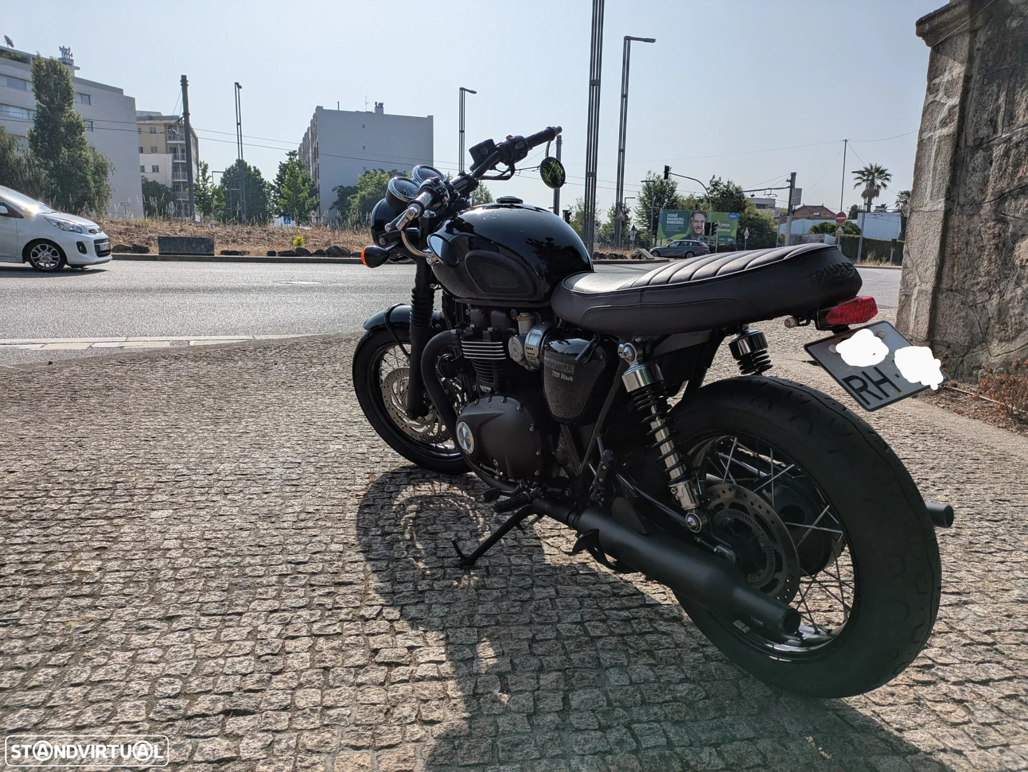 Triumph Bonneville T120 Black - 16