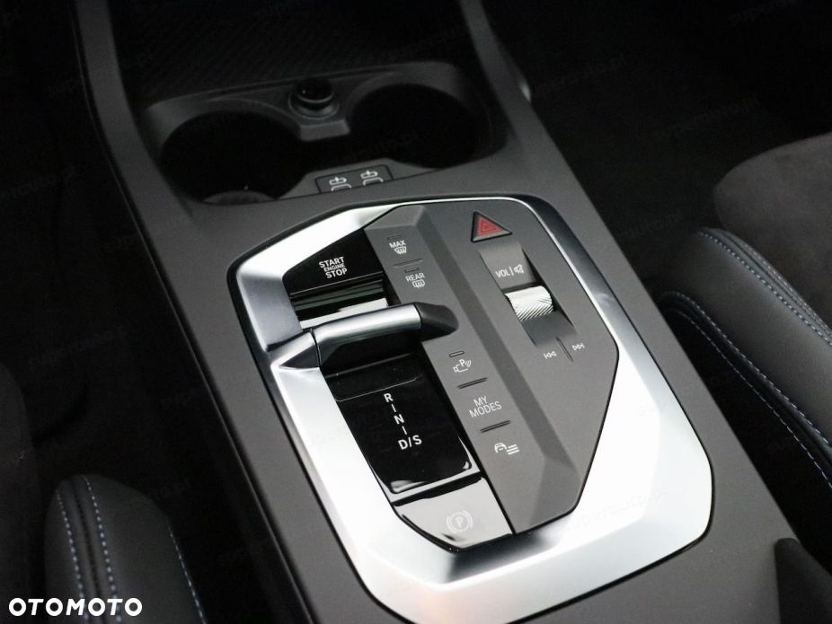 BMW Seria 1 120 mHEV - 10