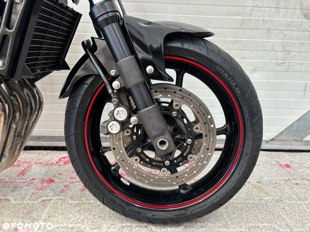 Yamaha FZ - 22