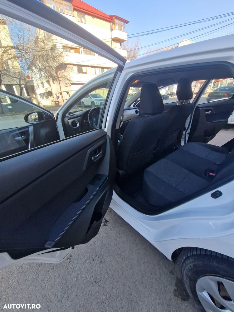 Toyota Auris 1.6 L Valvematic Luna - 6