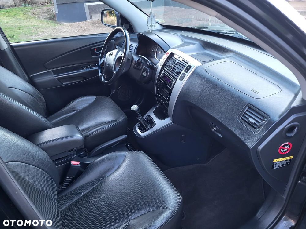 Hyundai Tucson 2.0 Comfort 2WD - 22