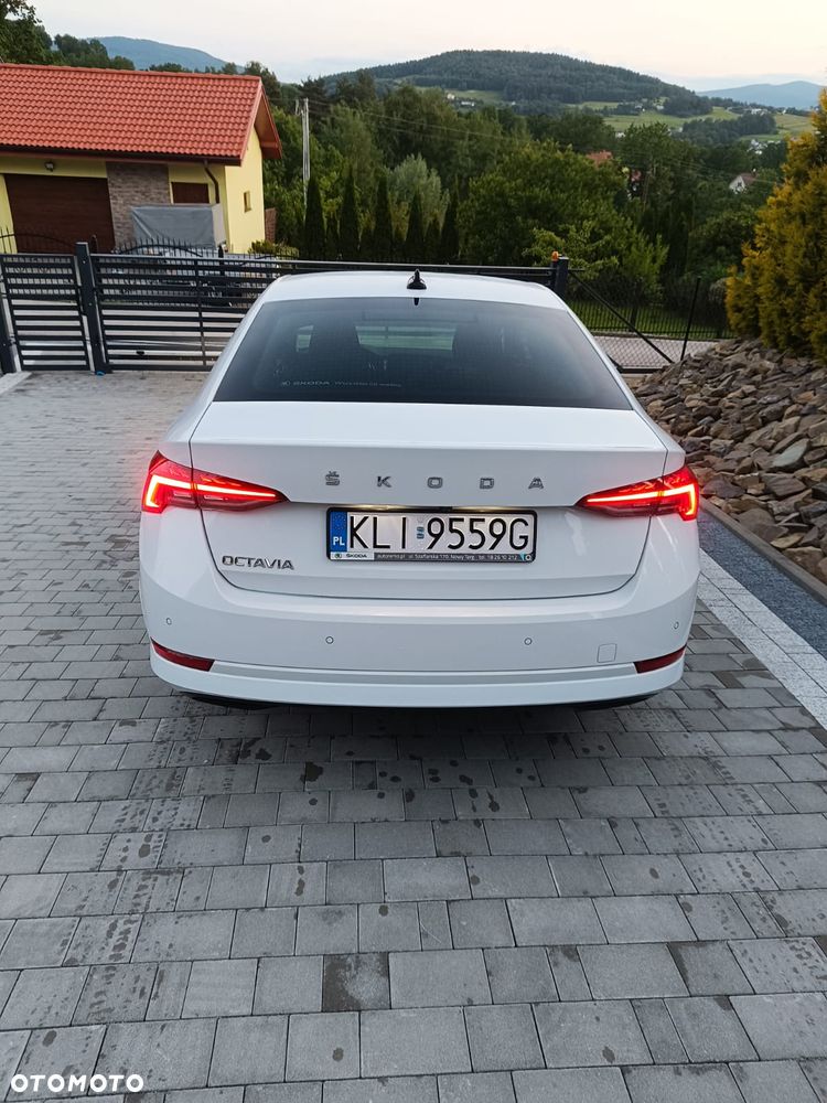 Skoda Octavia 2.0 TDI SCR Ambition DSG - 8