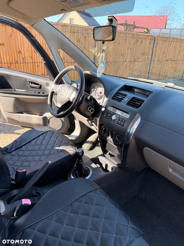 Suzuki SX4 1.5 - 10