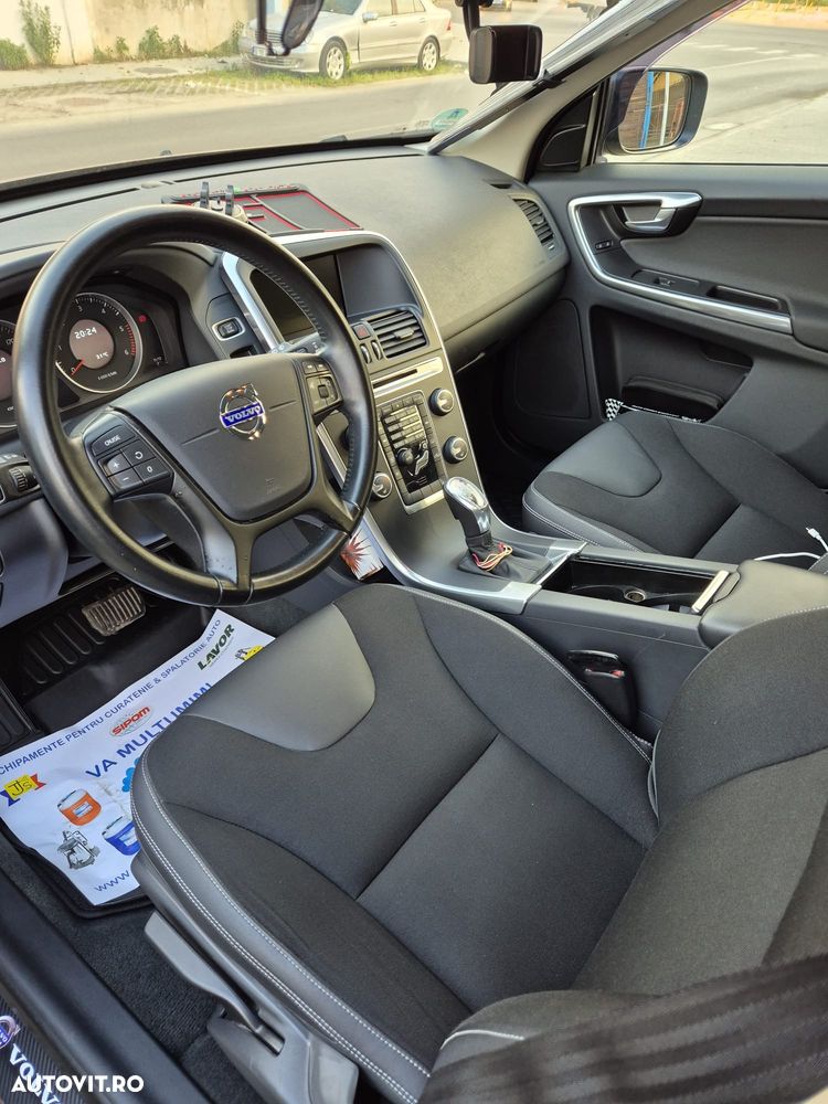 Volvo XC 60 D4 Momentum - 8