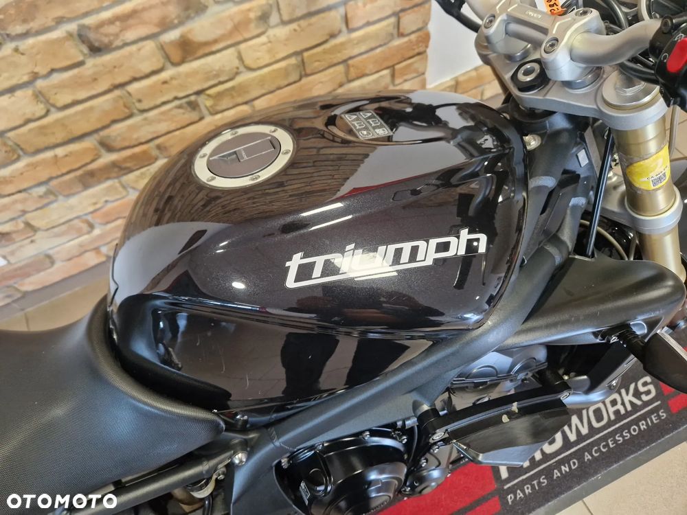 Triumph Street Triple - 23