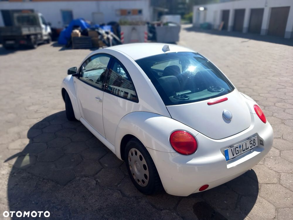 Volkswagen New Beetle 1.6 Coastal - 11