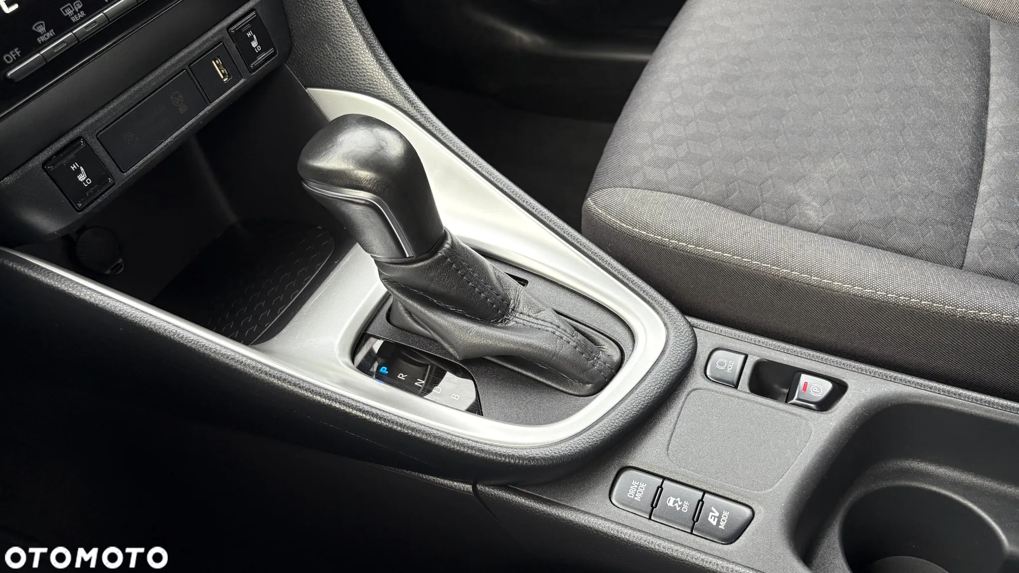Toyota Yaris Hybrid 1.5 Comfort - 27