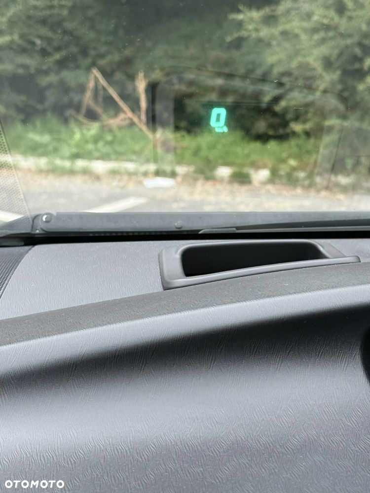 Toyota Prius - 16