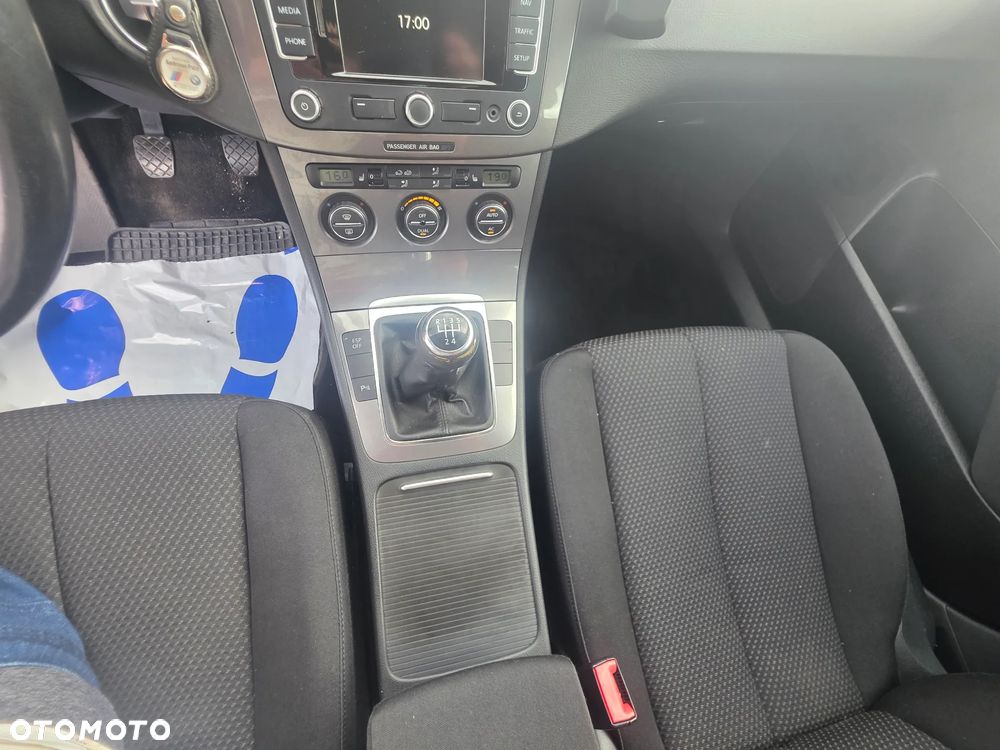 Volkswagen Passat 2.0 TDI DPF Comfortline - 11