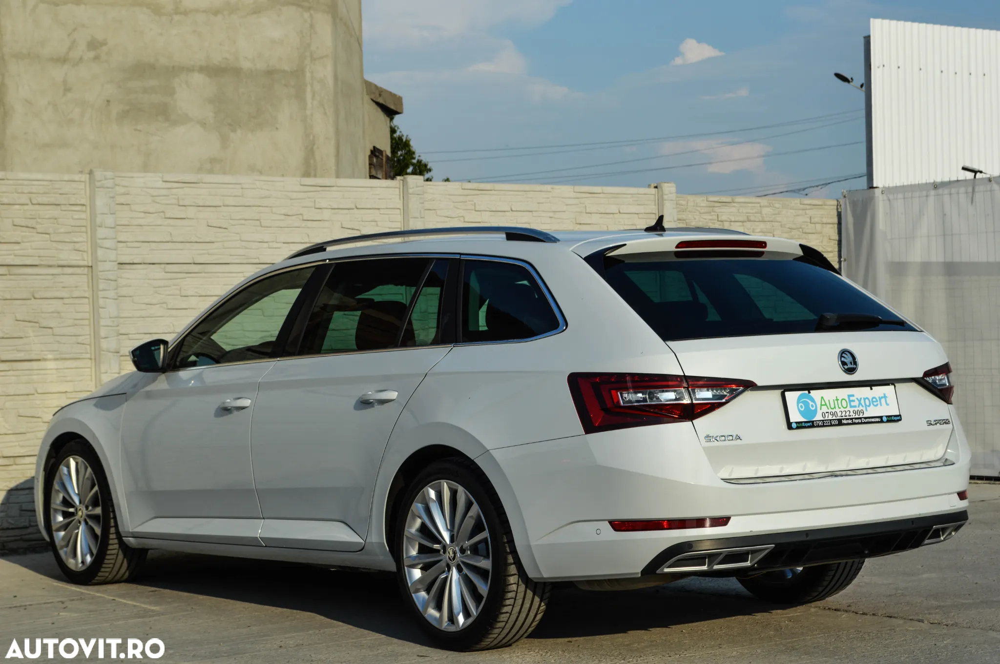 Skoda Superb Combi 2.0 TDI Style - 4
