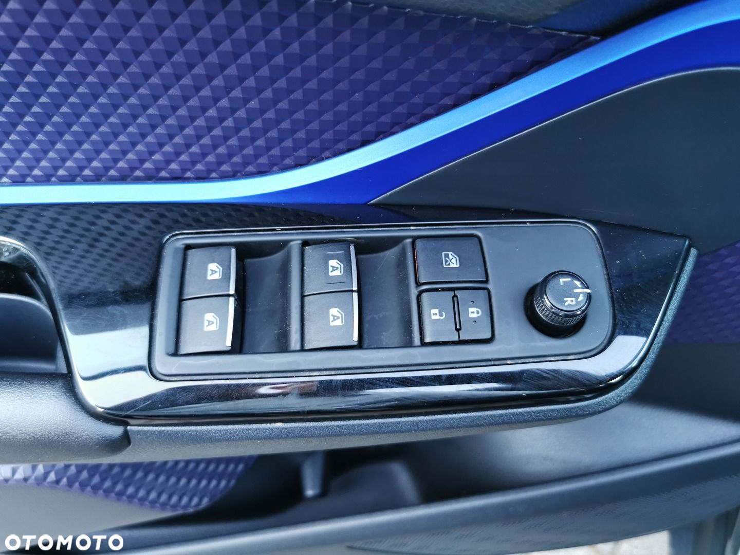 Toyota C-HR 1.2 T Dynamic - 19
