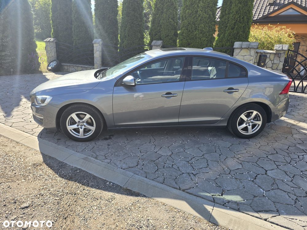 Volvo S60 D4 Drive-E Dynamic Edition (Momentum) - 3
