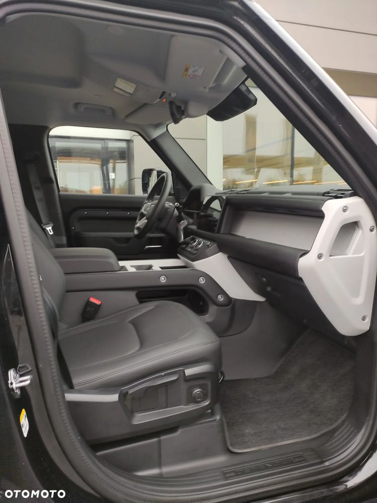 Land Rover Defender - 15