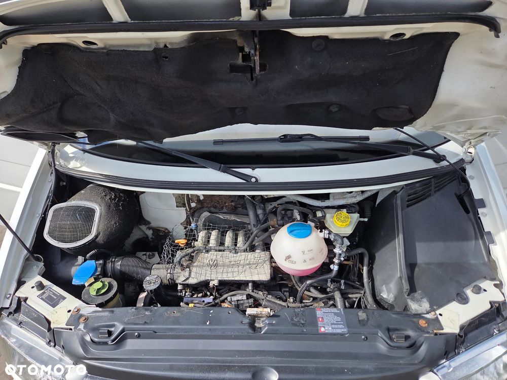 Volkswagen Caravelle - 40